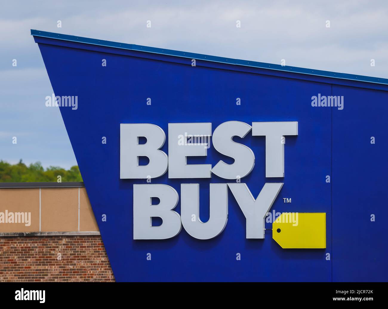 Best Buy storefront at Dartmouth. Best Buy is an American multinational consumer electronics retailer. HALIFAX, NOVA SCOTIA, CANADA - JUNE 2022 Stock Photo