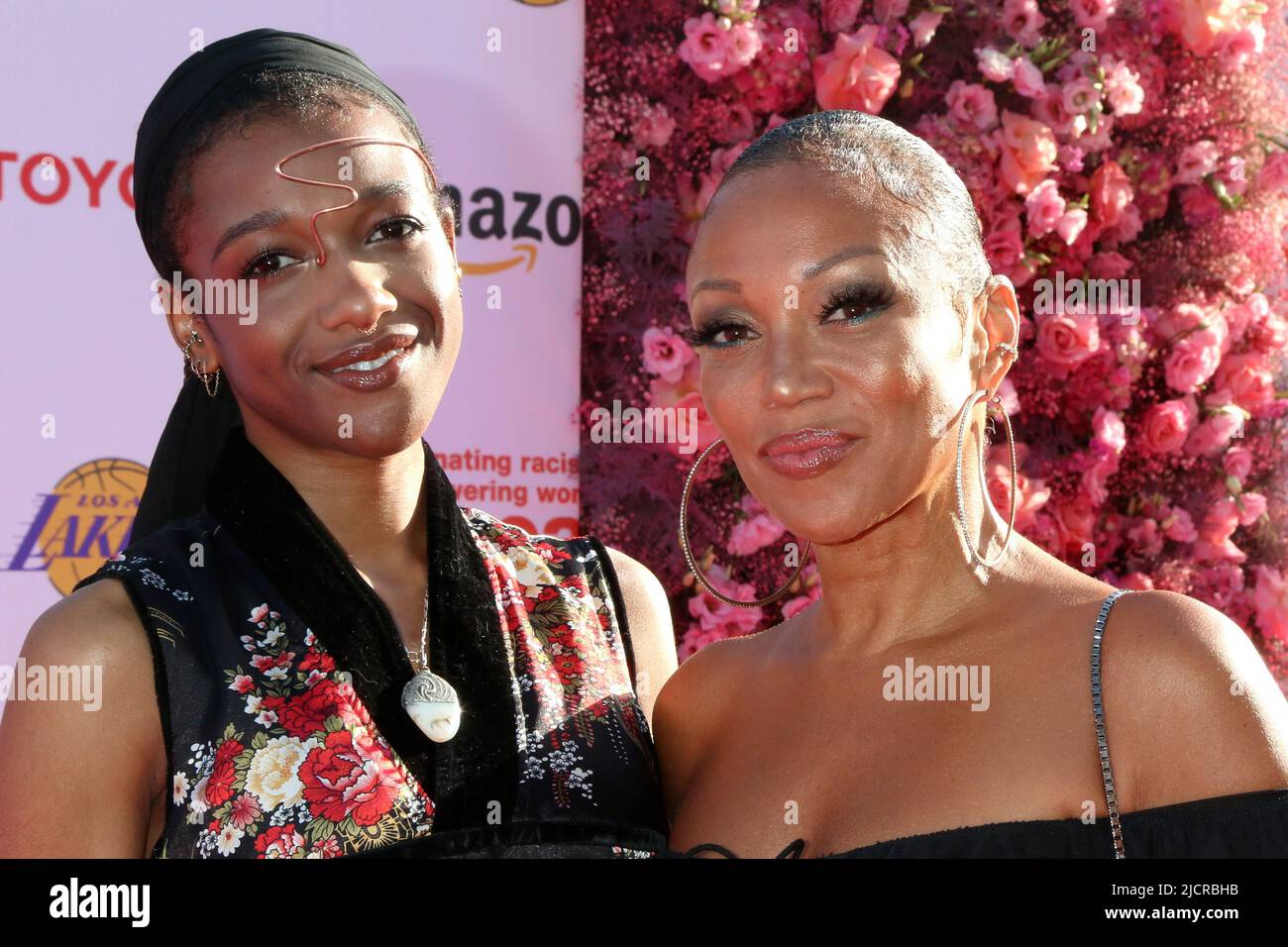 June 14, 2022, Los Angeles, CA, USA: LOS ANGELES - JUN 14:  Sophia Hardison, Chante Moore at the 2022 YWCA Greater Los Angeles Phenomenal Woman Awards at the You Tube Theater on June 14, 2022 in Los Angeles, CA (Credit Image: © Kay Blake/ZUMA Press Wire) Stock Photo