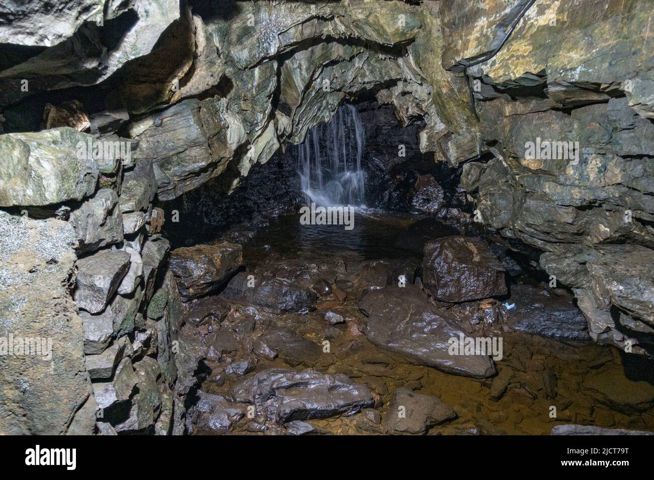 White scar cave caves hires stock photography and images Alamy