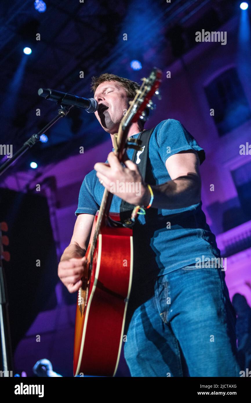 James Blunt performing at Festival Jardins de Pedralbes, Barcelona 07 Jun. 2022. Photographer: Ale Espaliat Stock Photo