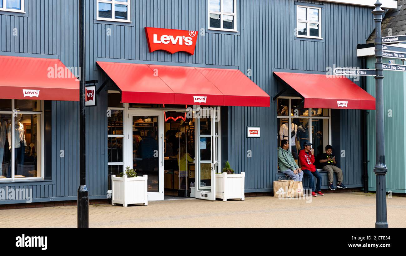 Levi store hi-res stock photography and images - Alamy