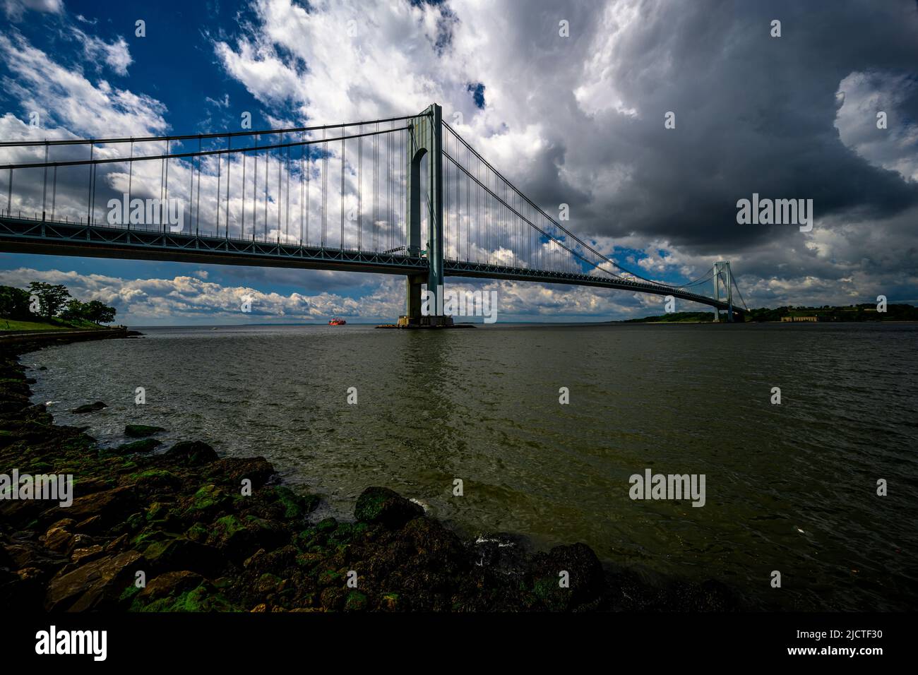 View On The Verrazzano-Narrows Bridge From The Bay Ridge Promenade In ...