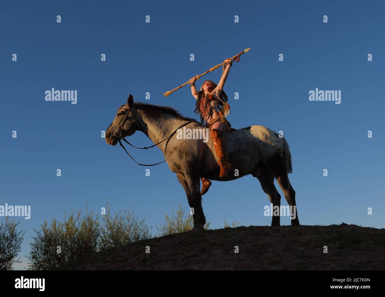 Woman indian chief horse hi-res stock photography and images - Alamy