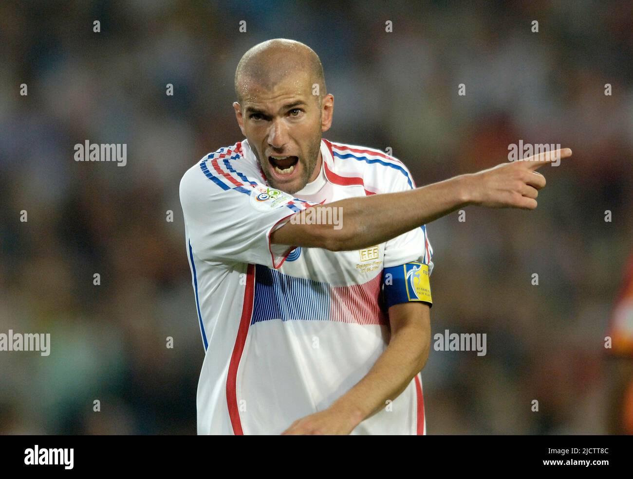 Zinedine ZIDANE will be 50 on June 23, 2022 Zinedine ZIDANE, FRA, half length, angry, screams, screaming, gesture round of 16, Spain (ESP) - France (FRA) 1: 3, on June 27th, 2006 in Hanover; Soccer World Cup 2006 FIFA World Cup 2006, from 09.06. - 09.07.2006 in Germany Stock Photo