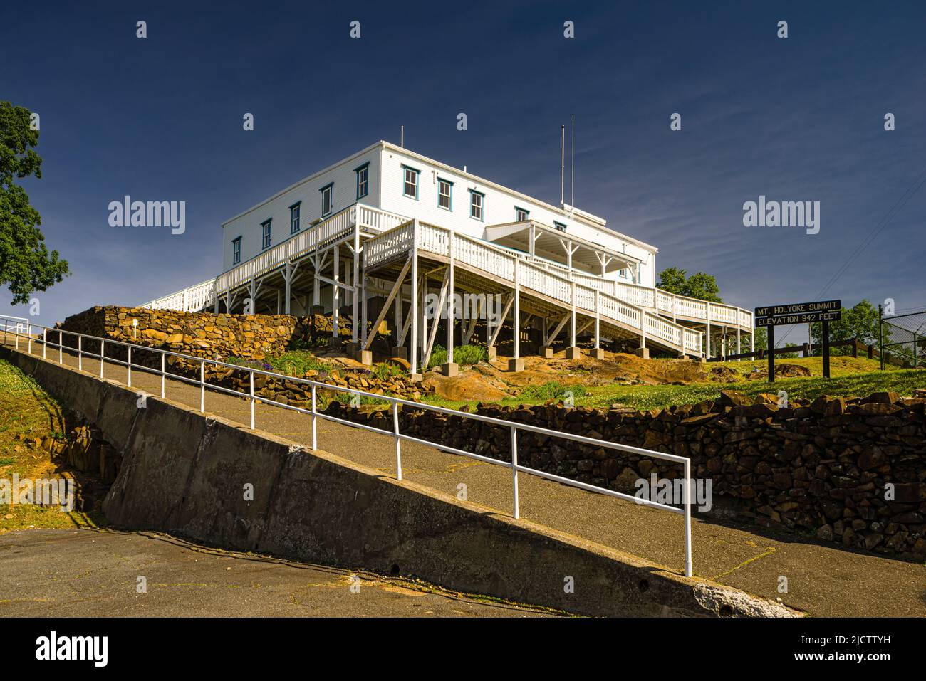 Mount holyoke summit house hires stock photography and images Alamy