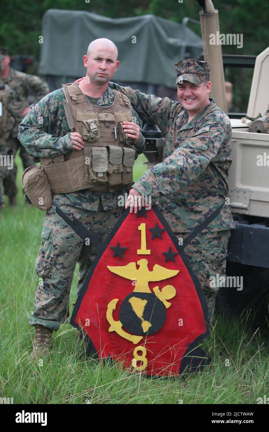 U.S. Marine Sgt Albert J. Carls (right) with Combat Camera, Headquarters & Service Company, 1st Battalion, 8th Marine Regiment (1/8), 2D Marine Divisi Stock Photo