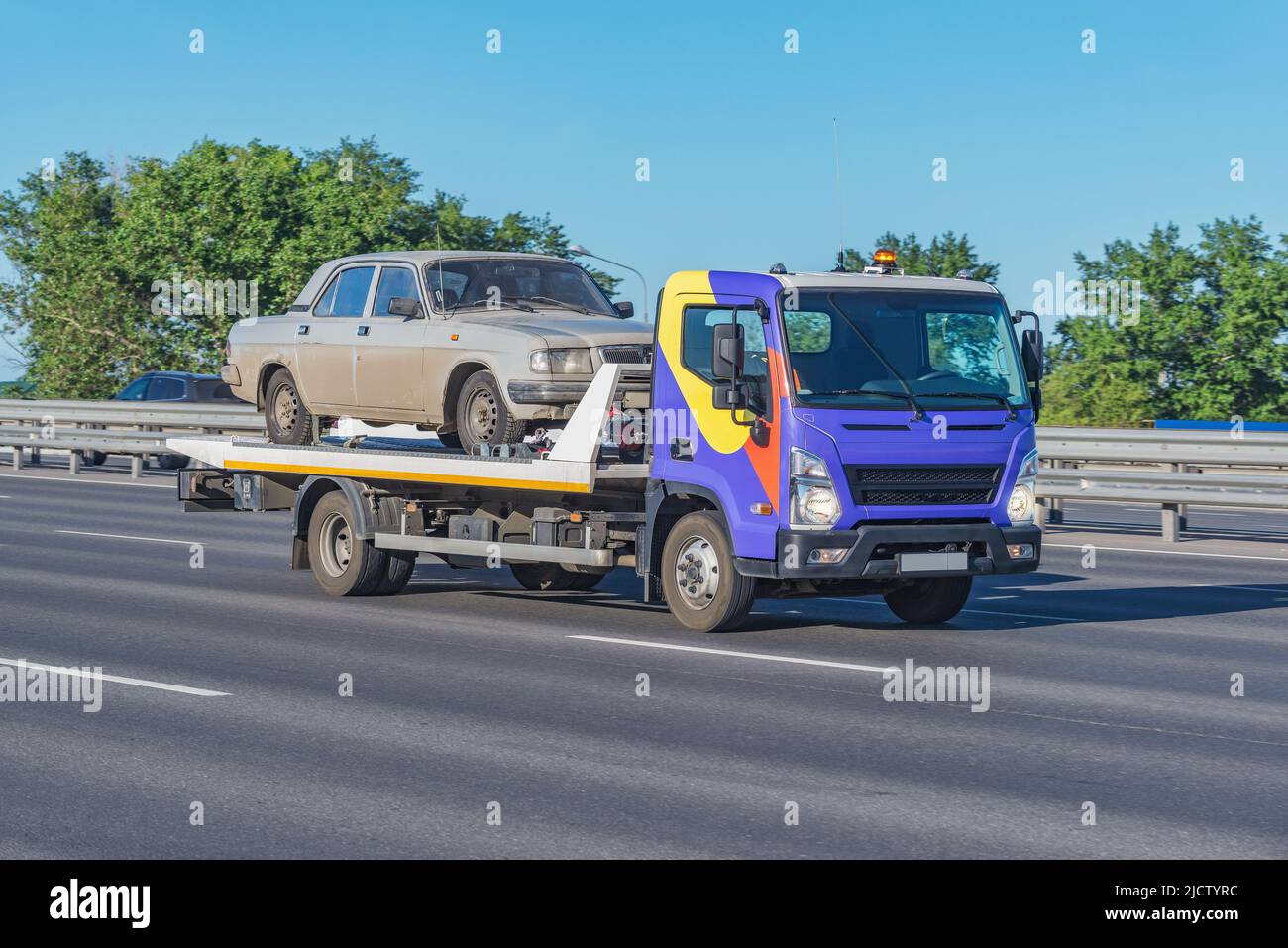 Repair cars tow truck hi-res stock photography and images - Alamy