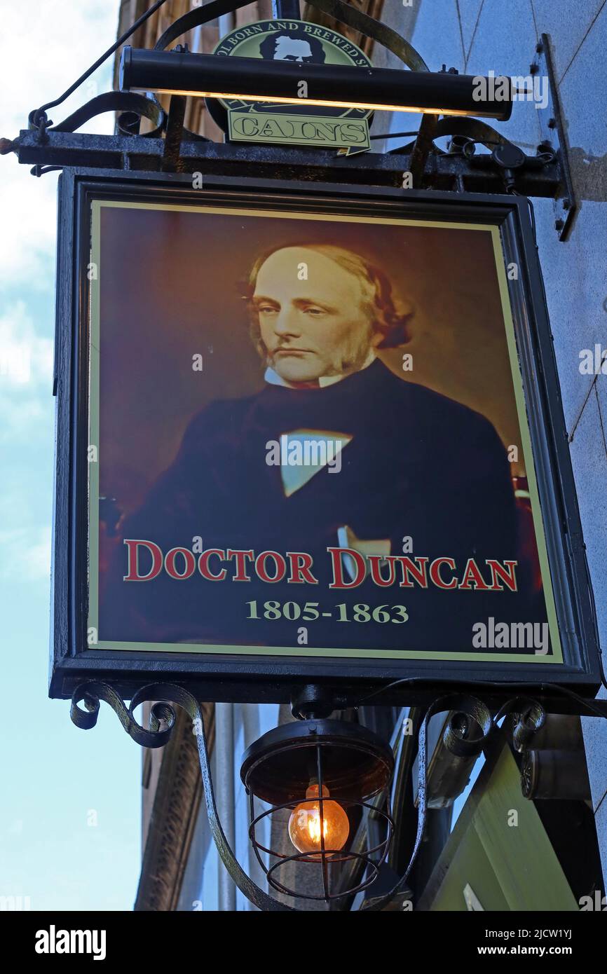 Cains public house - Liverpool's Dr Duncan, physician 1805-1863, real ale CAMRA bar at St John's Lane, Queen Square, Liverpool, Merseyside,England, UK Stock Photo