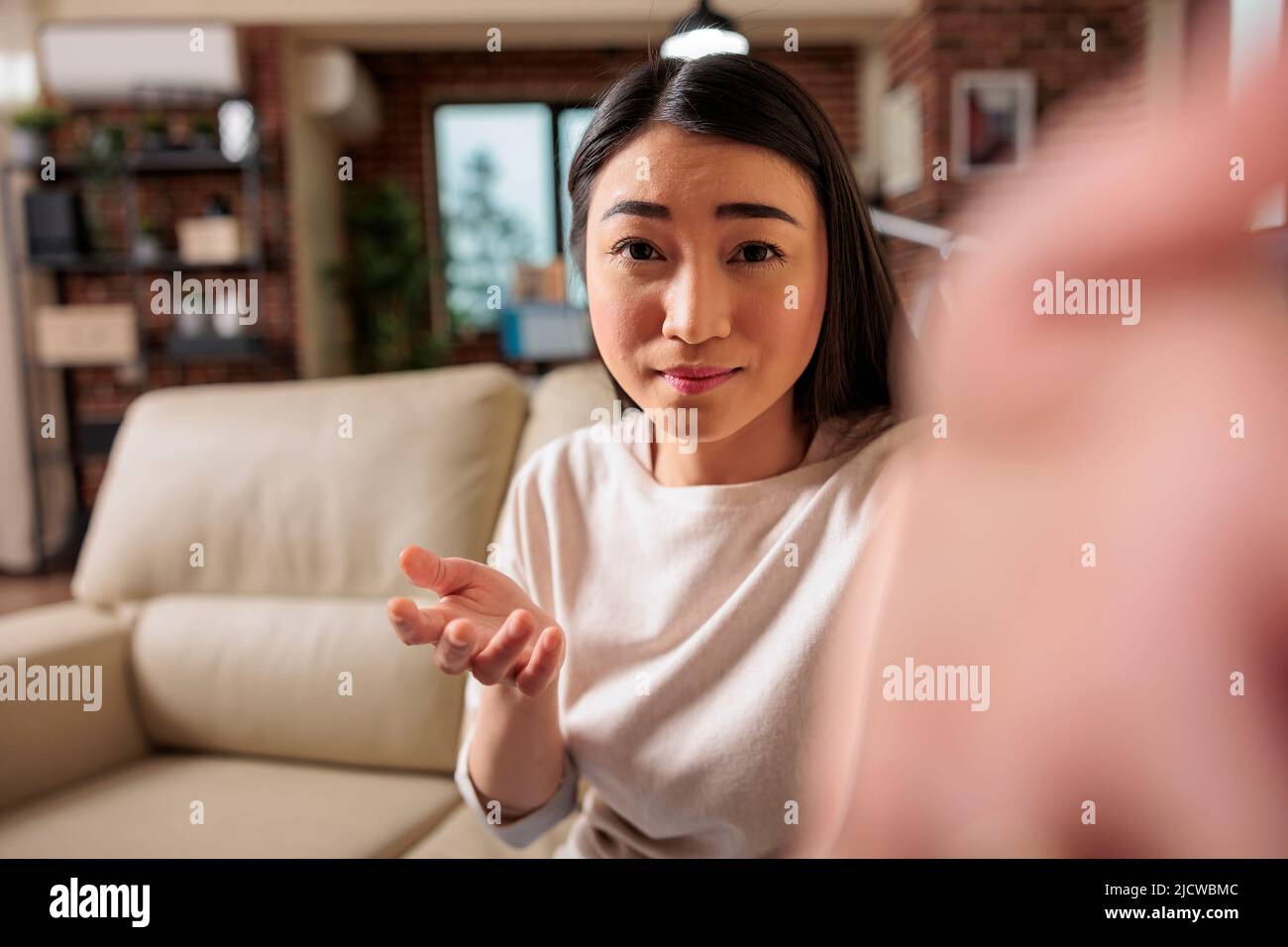 Screen video chat hi-res stock photography and images - Page 32 - Alamy