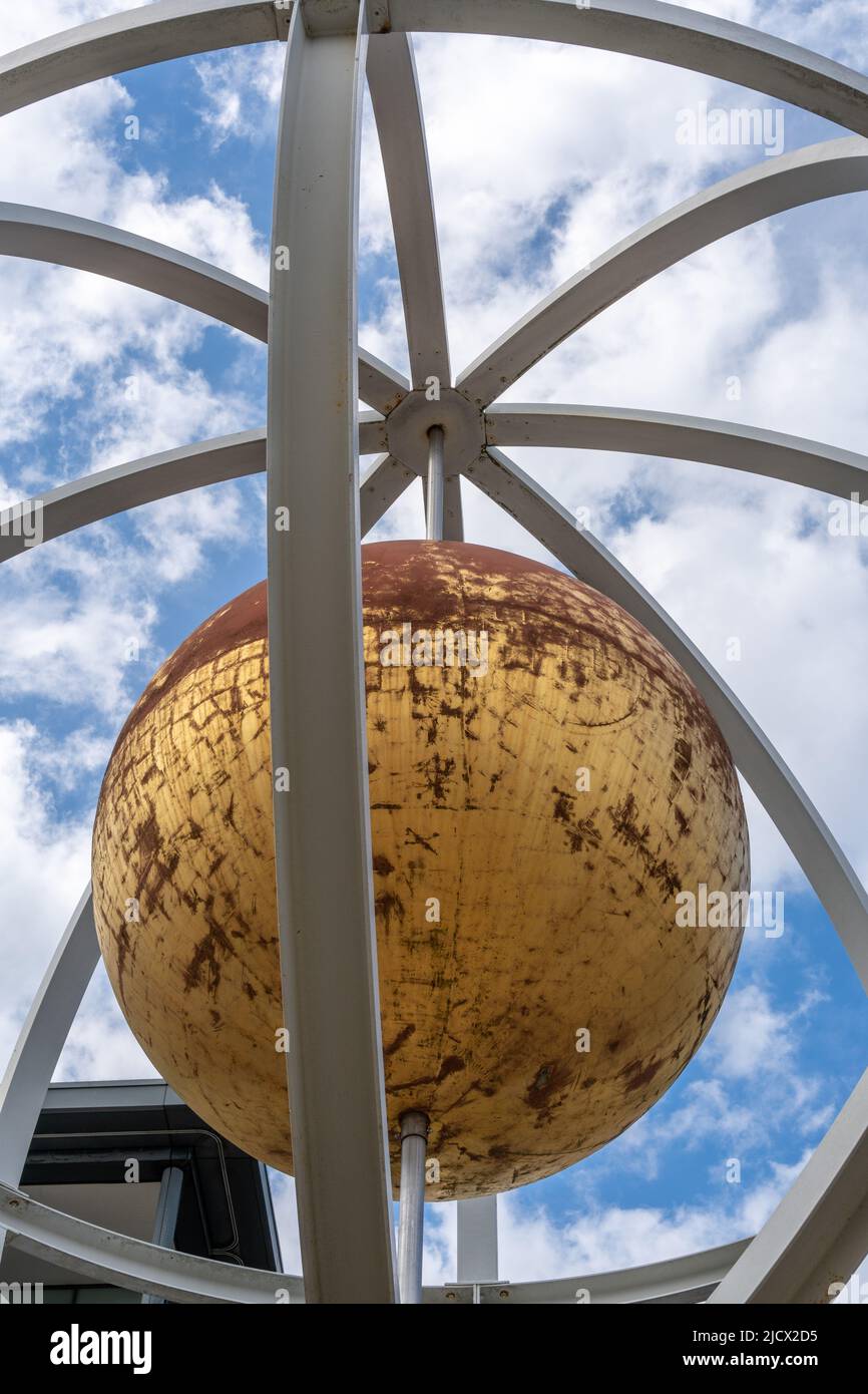 Swirle Pavilion sculpture by Raf Fulcher on the Quayside, Newcastle