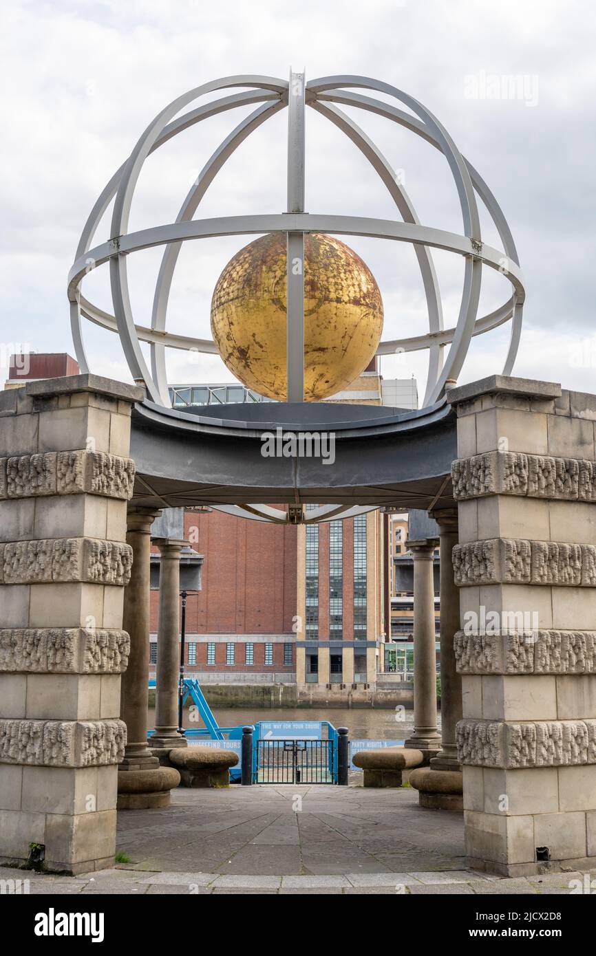 Swirle Pavilion sculpture by Raf Fulcher on the Quayside, Newcastle