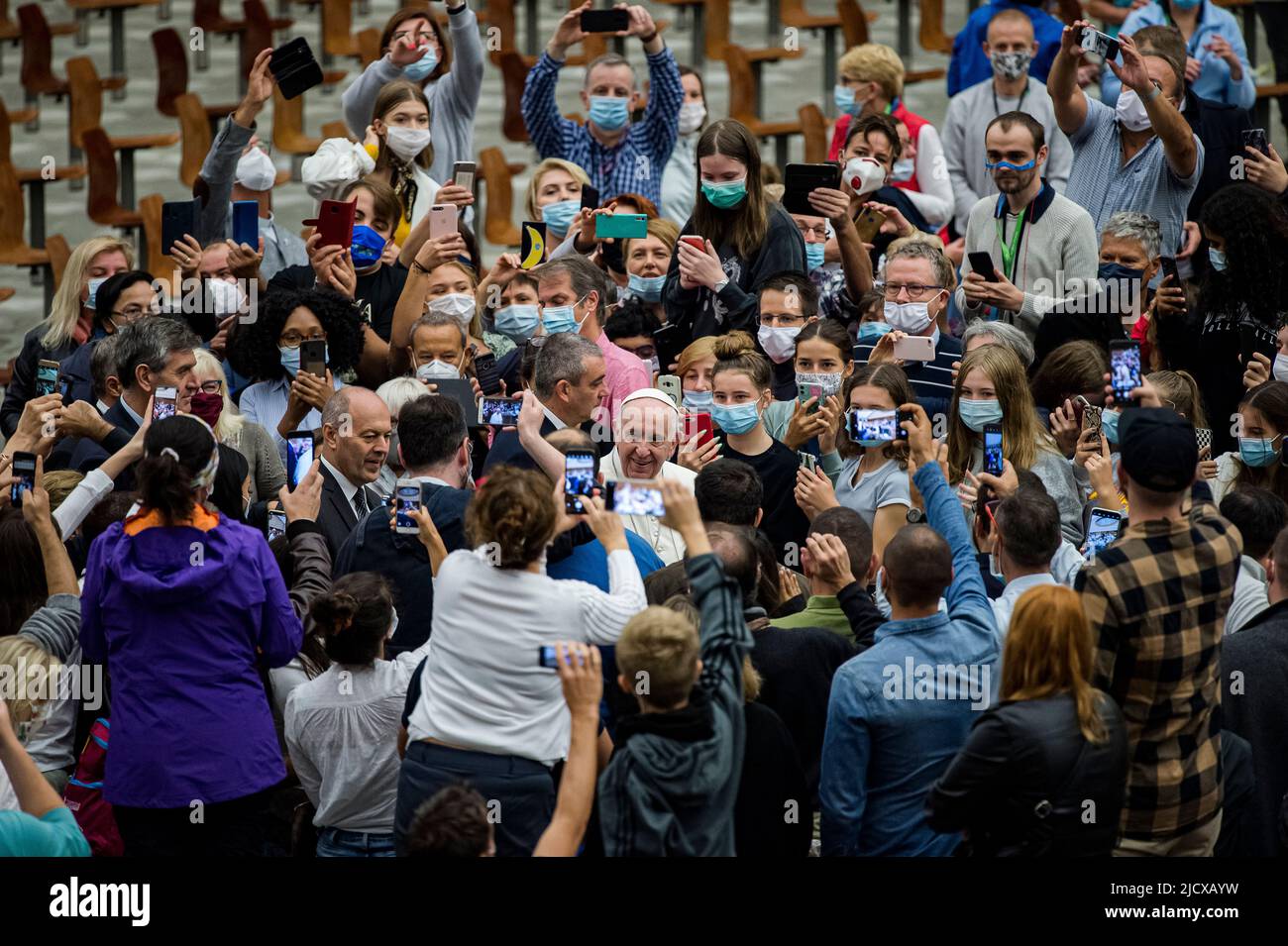Pope Francis meets with worshippers upon arrival for a limited public audience during the COVID-19 pandemic, Vatican, Rome, Lazio, Italy, Europe Stock Photo