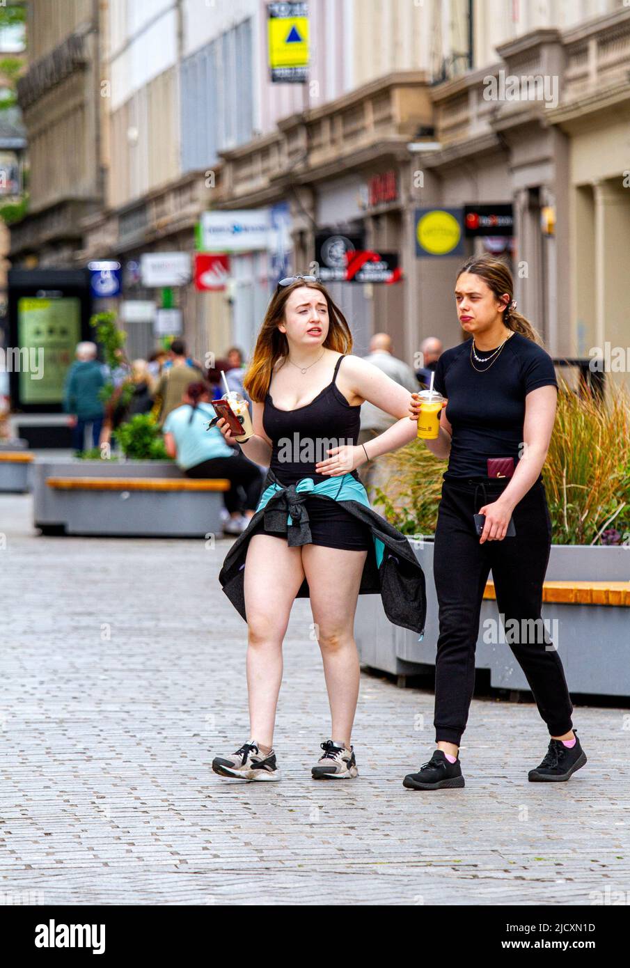 Glamorous women enjoying a day out hi-res stock photography and images ...