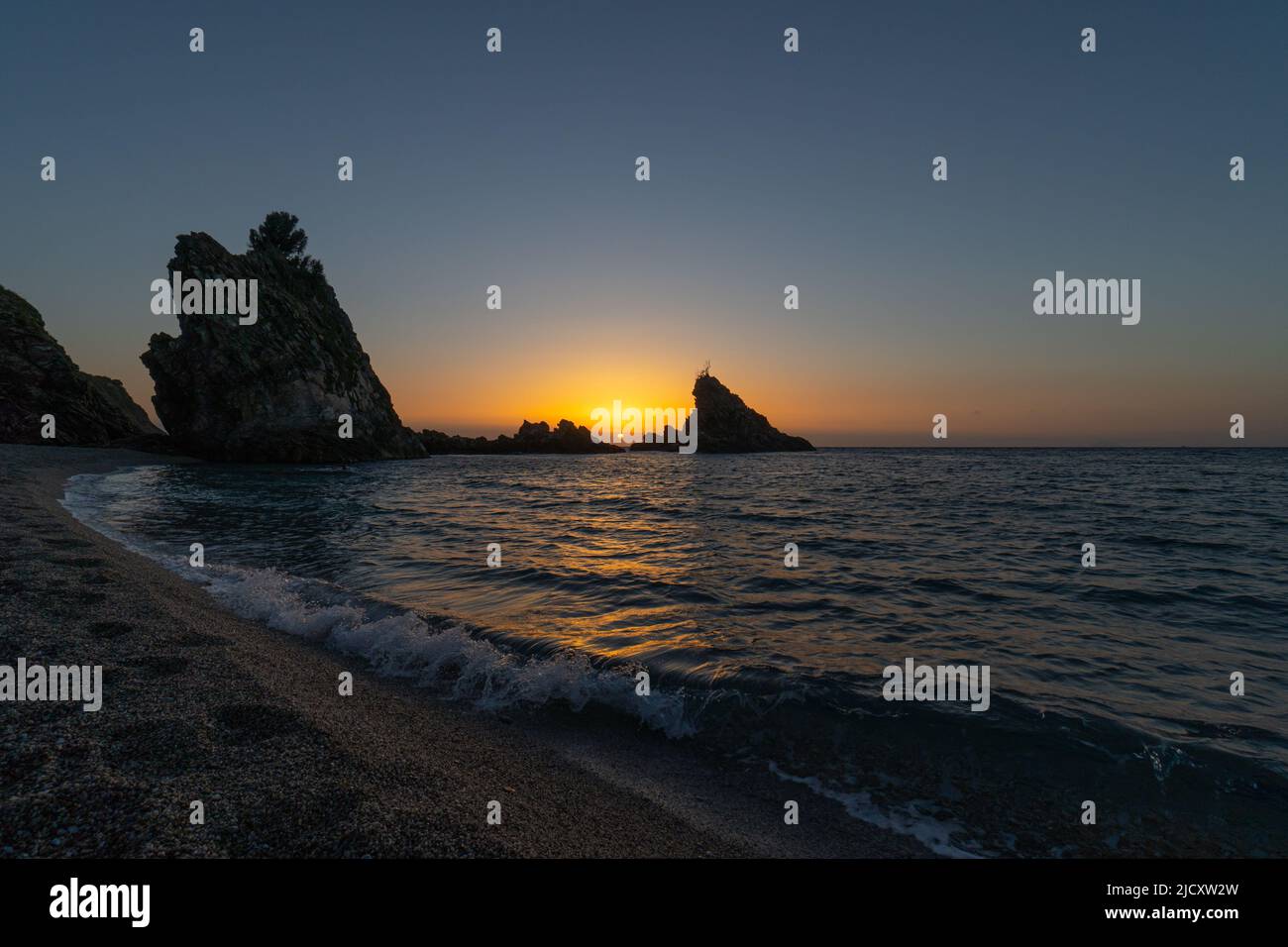 Rock formations southern italy hi-res stock photography and images - Alamy
