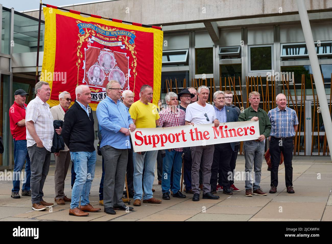 Edinburgh Scotland, UK June 16 2022. Former miners and their families  joined by Scottish Labour MSPs outside Scottish Parliament ahead of the final vote on the miners’ strike pardons bill. credit sst/alamy live news Stock Photo