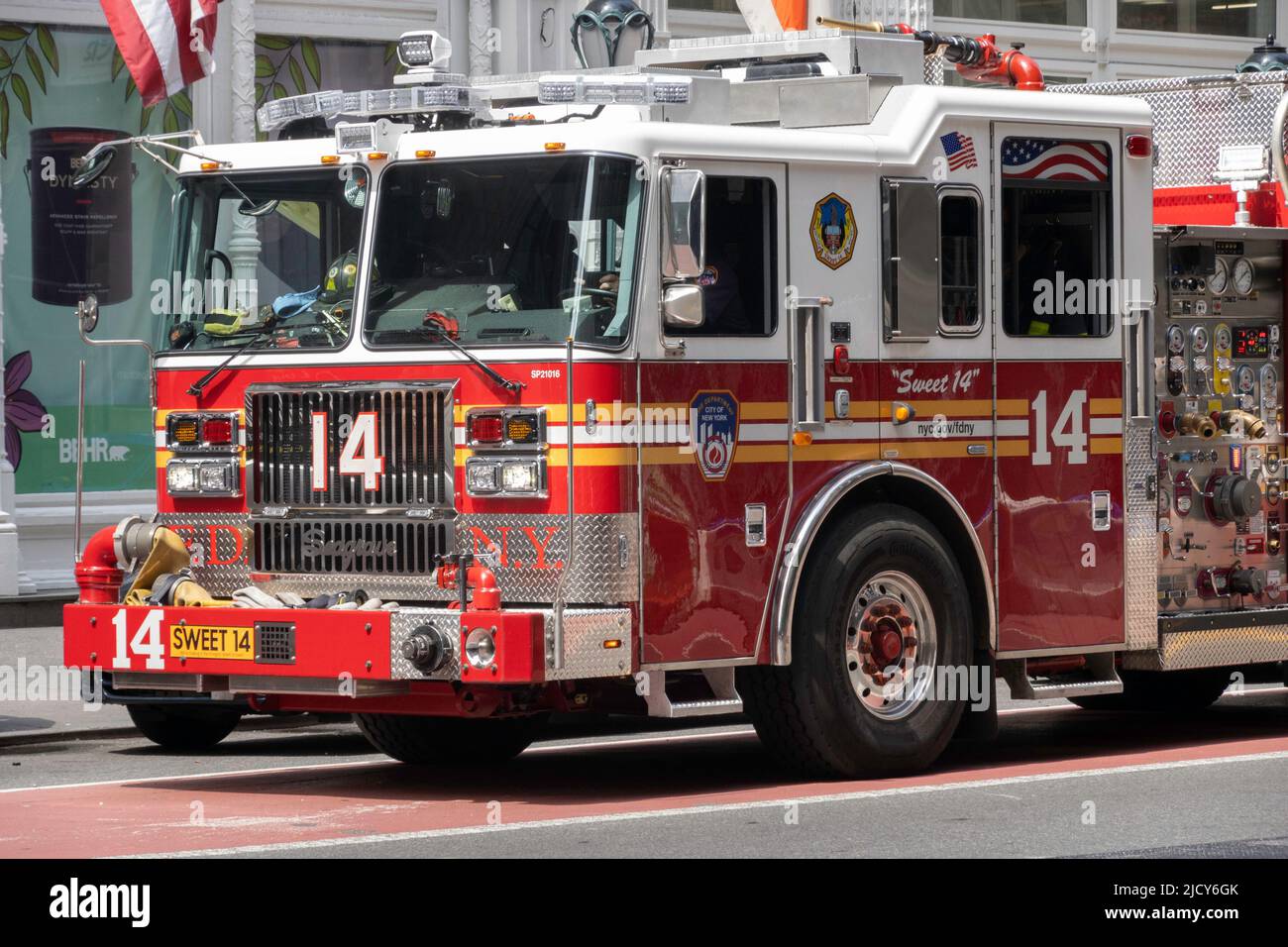 Engine company 14 Responds to call, NYC, USA, 2022 Stock Photo