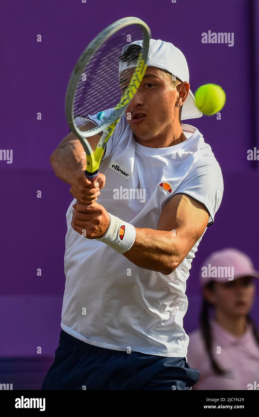 London, UK.  16 June 2022.  Ryan Peniston (GBR) wins his round 2 men’s singles match against Francisco Cerundolo (ARG) by two sets to one at the Cinch Championships at The Queen’s Club in west London.  Credit: Stephen Chung / Alamy Live News Stock Photo