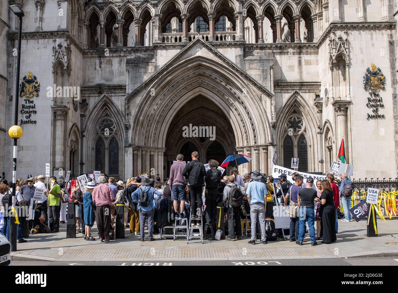 The partner of Wikileaks founder Julian Assange, Stella Moris speaks to the media following a preliminary hearing outside the Royal Courts of Justice Featuring: Atmosphere Where: London, United Kingdom When: 11 Aug 2021 Credit: Phil Lewis/WENN Stock Photo