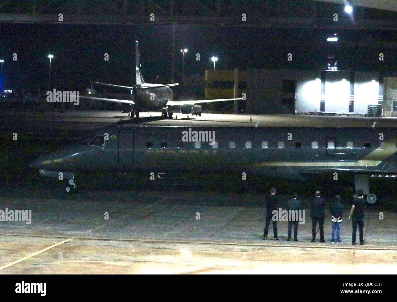 June 16, 2022, Brasilia, Distrito Federal, Brasil: (INT) Federal Police plane with the bodies that would have belonged to Dom Philips and Bruno Pereira lands in the Federal District. June 16, 2022, Brasilia, Federal District, Brazil: A Federal Police plane with the remains that may belong to British journalist Dom Philips and indigenist Bruno Pereira lands at Juscelino Kubitschek International Airport, in Brasilia, Federal District, on Thursday (16). The human remains went to the headquarters of Federal Police. INC (National Institute of Criminalistics), of the Federal Police itself, to under Stock Photo