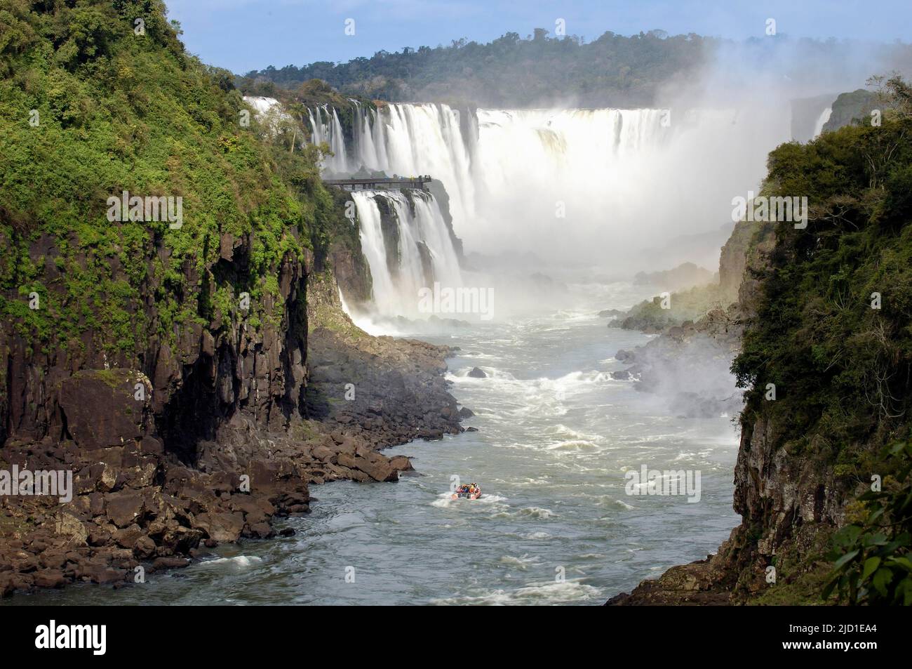Iguacu Waterfalls, detail view, the largest waterfalls on earth, Foz do