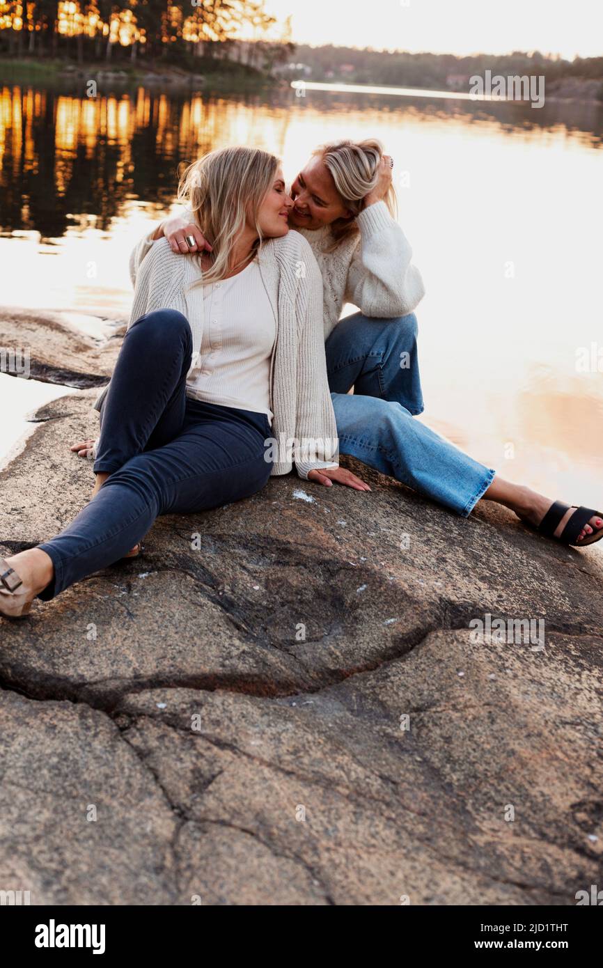 Couple blonde kiss to front hi-res stock photography and images - Page 2 -  Alamy