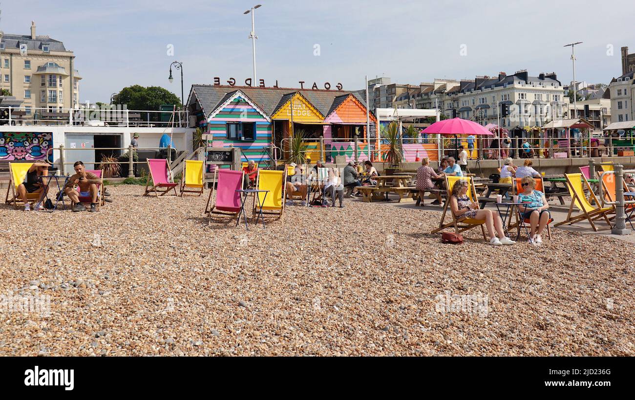 Hastings, East Sussex, UK. 17 Jun, 2022. UK Weather: Very hot and sunny at the seaside town of Hastings in East Sussex as Brits enjoy the very hot weather today that is expected to reach 34c in some parts of the UK. The goat ledge cafe by the beach. Photo Credit: Paul Lawrenson /Alamy Live News Stock Photo