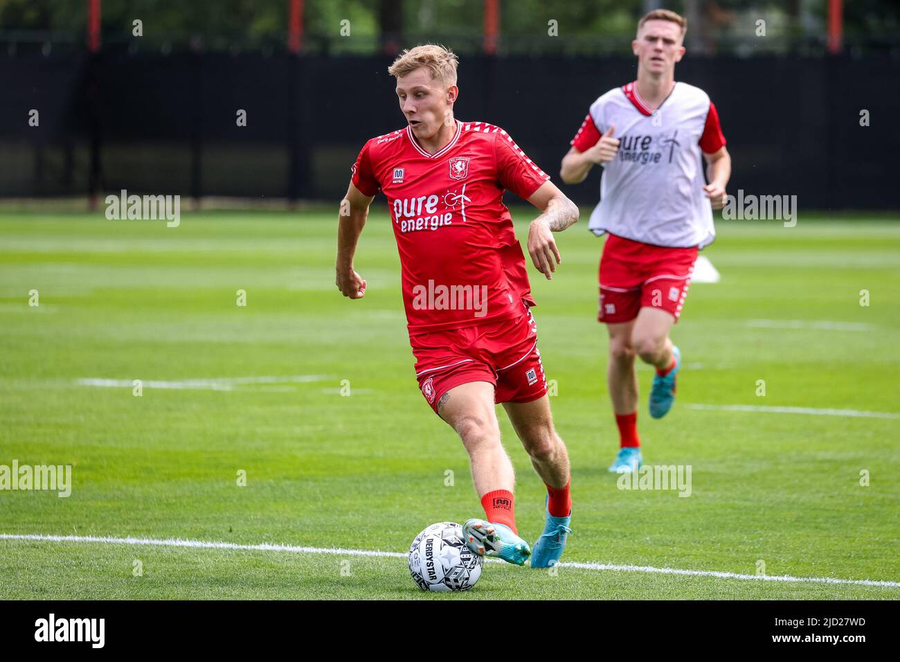 HENGELO, NETHERLANDS - JUNE 17: Jesse Bosch of FC Twente during the First Training Session of the 2022-2023 season of FC Twente at the FC Twente Trainingscentrum on June 17, 2022 in Hengelo, Netherlands (Photo by Marcel ter Bals/Orange Pictures) Stock Photo