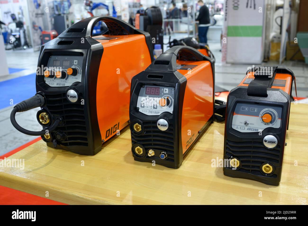 Modern semi automatic welding machines, inverters, plasma cutters Jasic