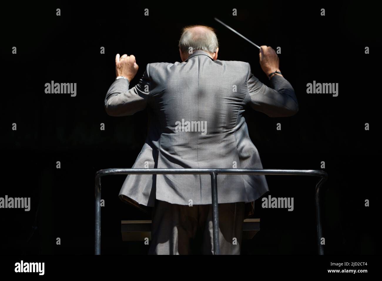 Conductor baton hires stock photography and images Alamy