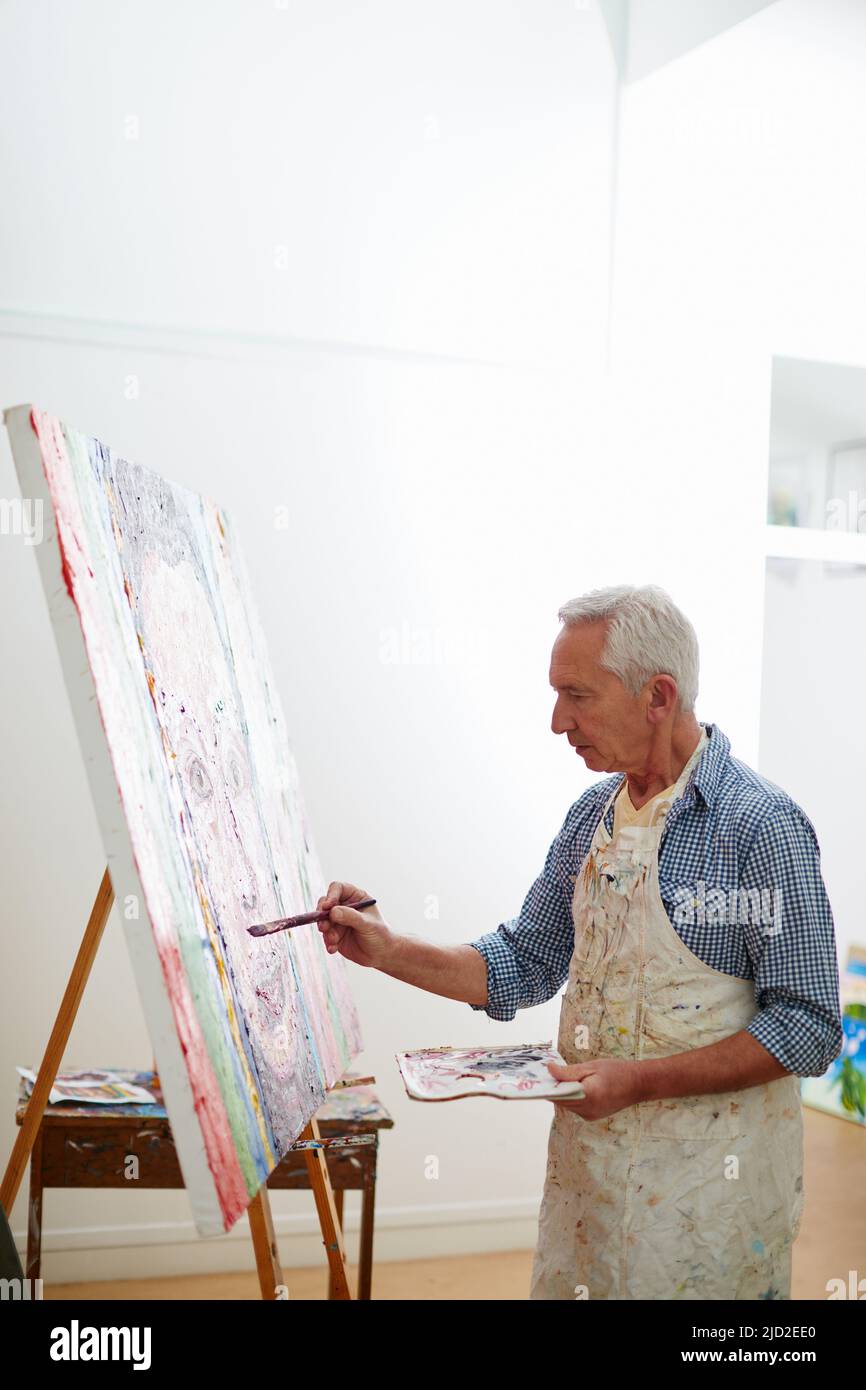 Elderly people painting hi-res stock photography and images - Alamy