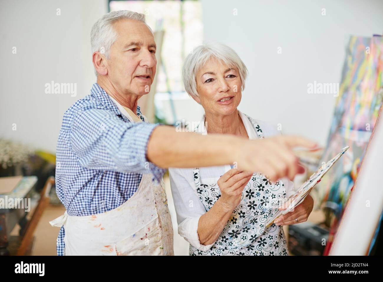 Elderly people painting hi-res stock photography and images - Alamy