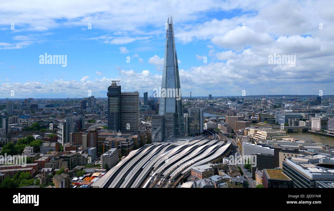 Street Scene With London Bridge Station And The Shard Hi res Stock street-scene-with-london-bridge-station-and-the-shard-hi-res-stock