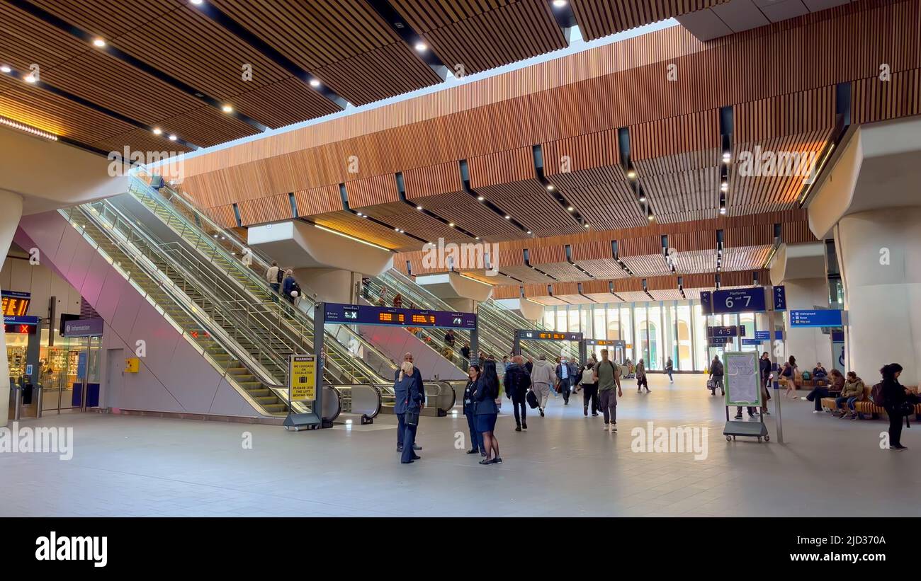 London Bridge Train Station LONDON, UK JUNE 9, 2022 Stock Photo Alamy