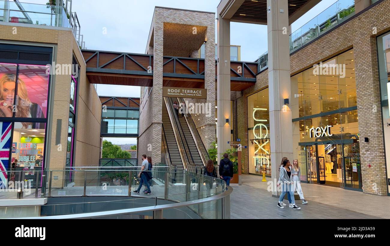 Mall entrance front facade hi-res stock photography and images - Page 28 -  Alamy