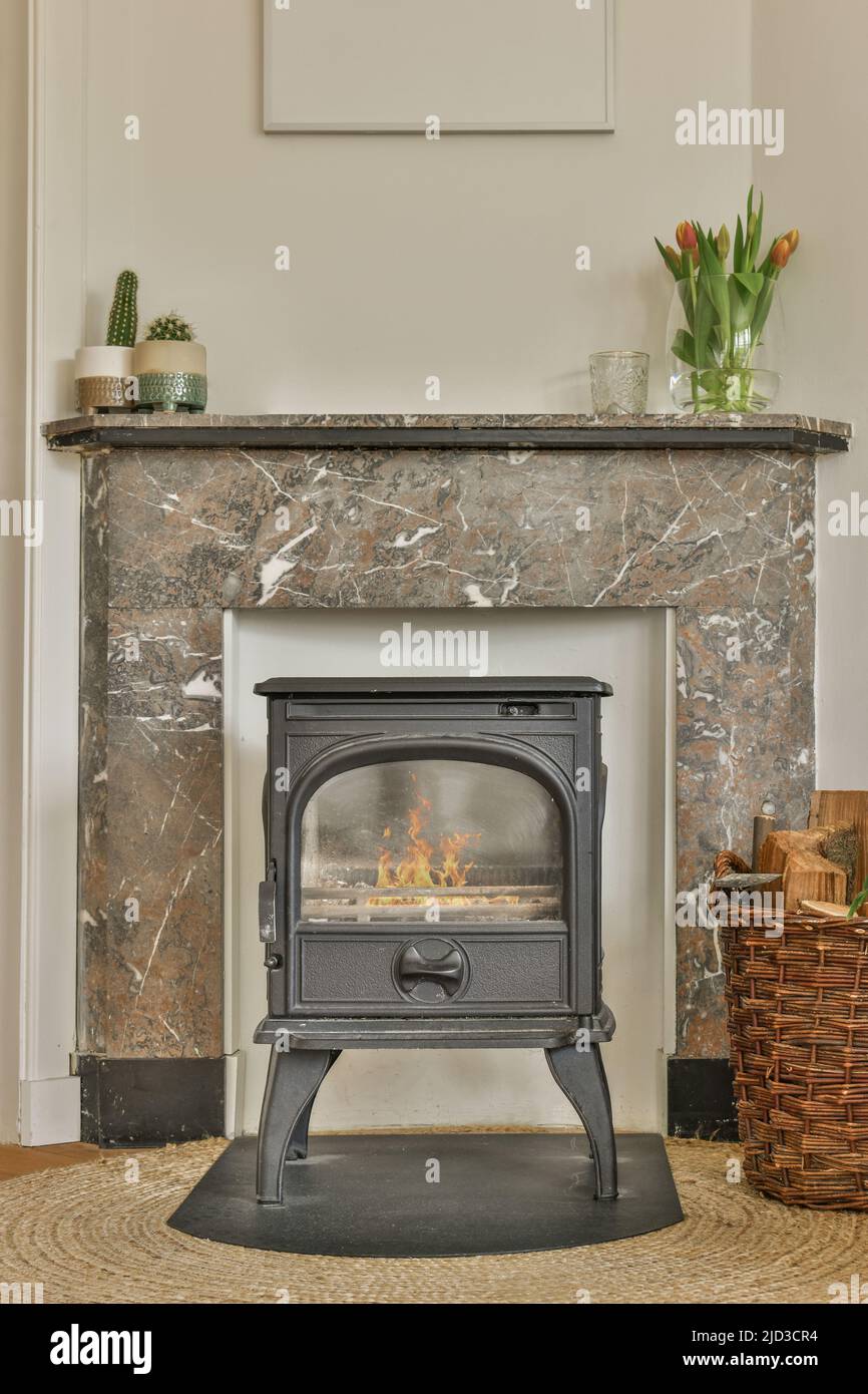 Antique old fireplace hearth hi-res stock photography and images - Alamy