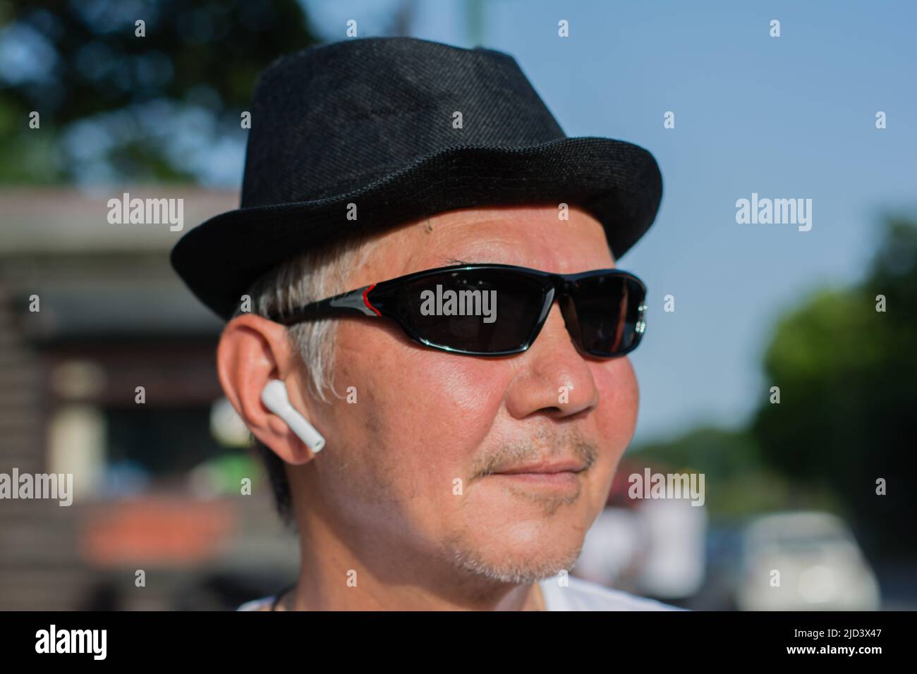 London, UK. 17th June, 2022. Huawei 'Free buds lite' at Hollow pond, London, UK. - 17 June 2022. Credit: See Li/Picture Capital/Alamy Live News Stock Photo