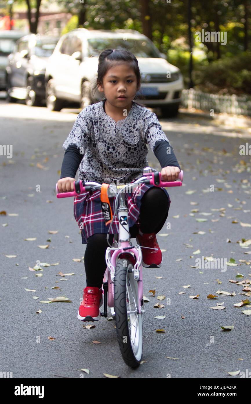 Btwin hi-res stock photography and 