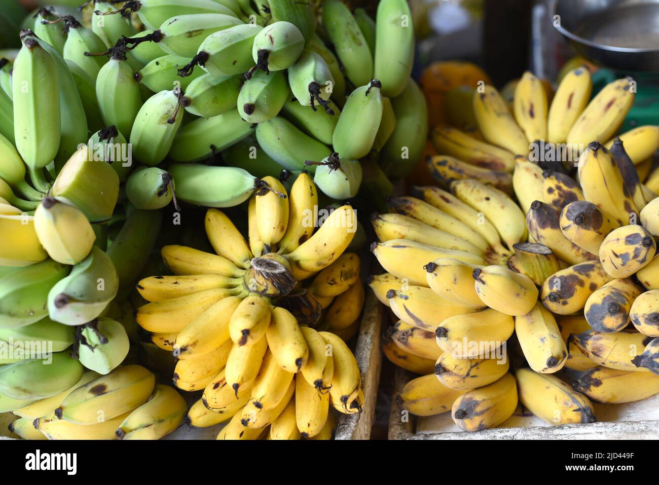 Ripe banana for sale on Vietnamese street market Stock Photo - Alamy