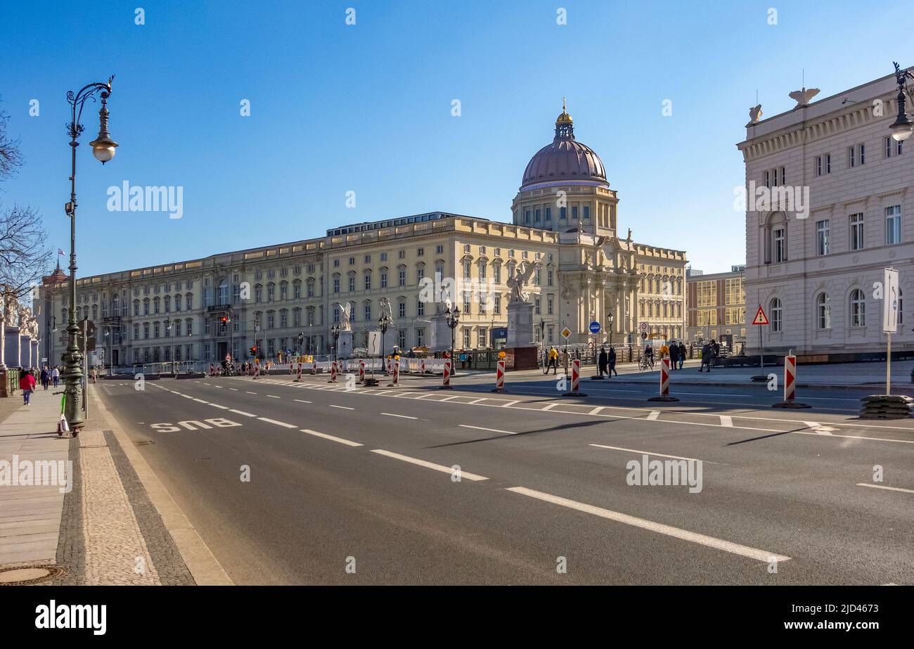 Berlin spree palace hi-res stock photography and images - Alamy