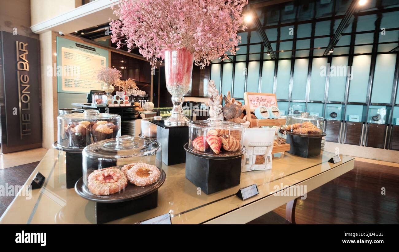 Shangri-La Hotel Lobby Coffee Shop Bang Rak Bangkok Thailand Stock ...