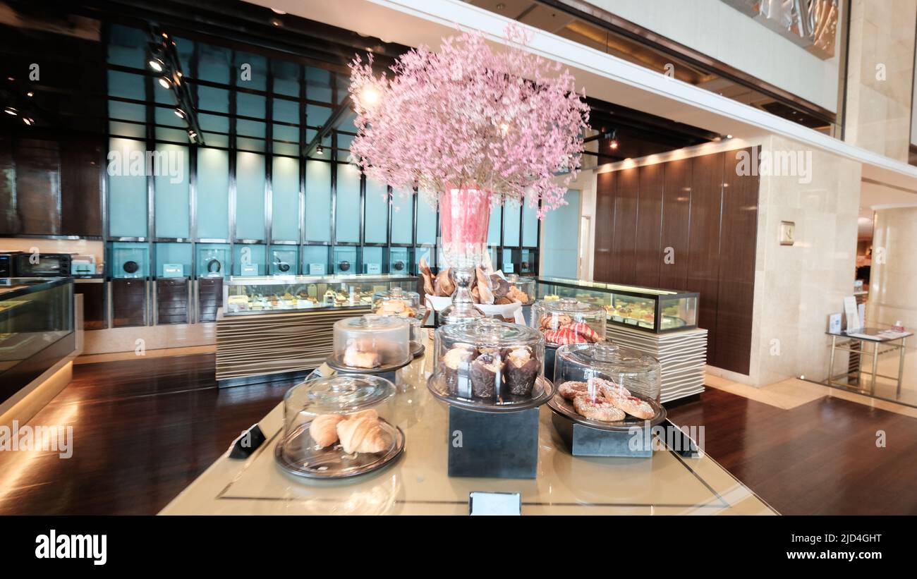 Shangri-La Hotel Lobby Coffee Shop Bang Rak Bangkok Thailand Stock ...