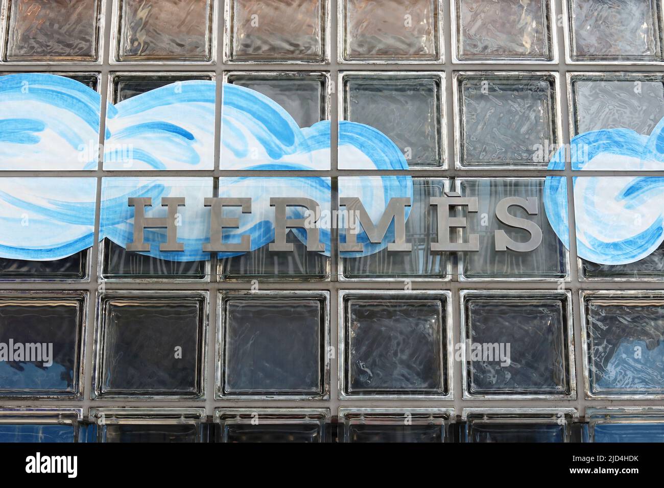 Ginza tokyo hermes hi-res stock photography and images - Alamy Ginza tokyo hermes hi-res stock photography and images - Alamy