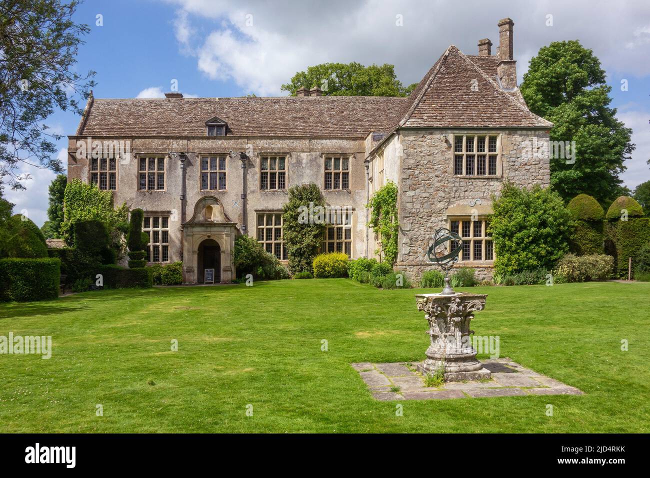 England, Wiltshire, Avebury, manor Stock Photo