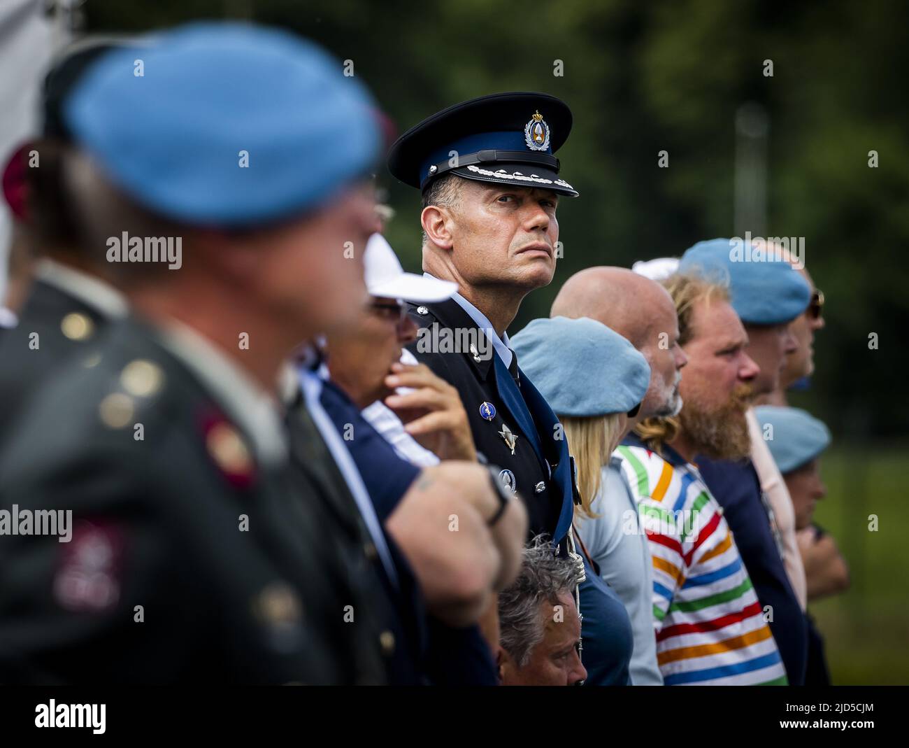 Arnhem, Netherlands. 18th June, 2022. 2022-06-18 14:46:58 ARNHEM - Veterans of Dutchbat-III during a meeting in the Oranjekazerne in Schaarsbergen. The soldiers who had to guard the Bosnian enclave of Srebrenica in 1995 are being restored by the cabinet. ANP REMKO DE WAAL netherlands out - belgium out Credit: ANP/Alamy Live News Stock Photo