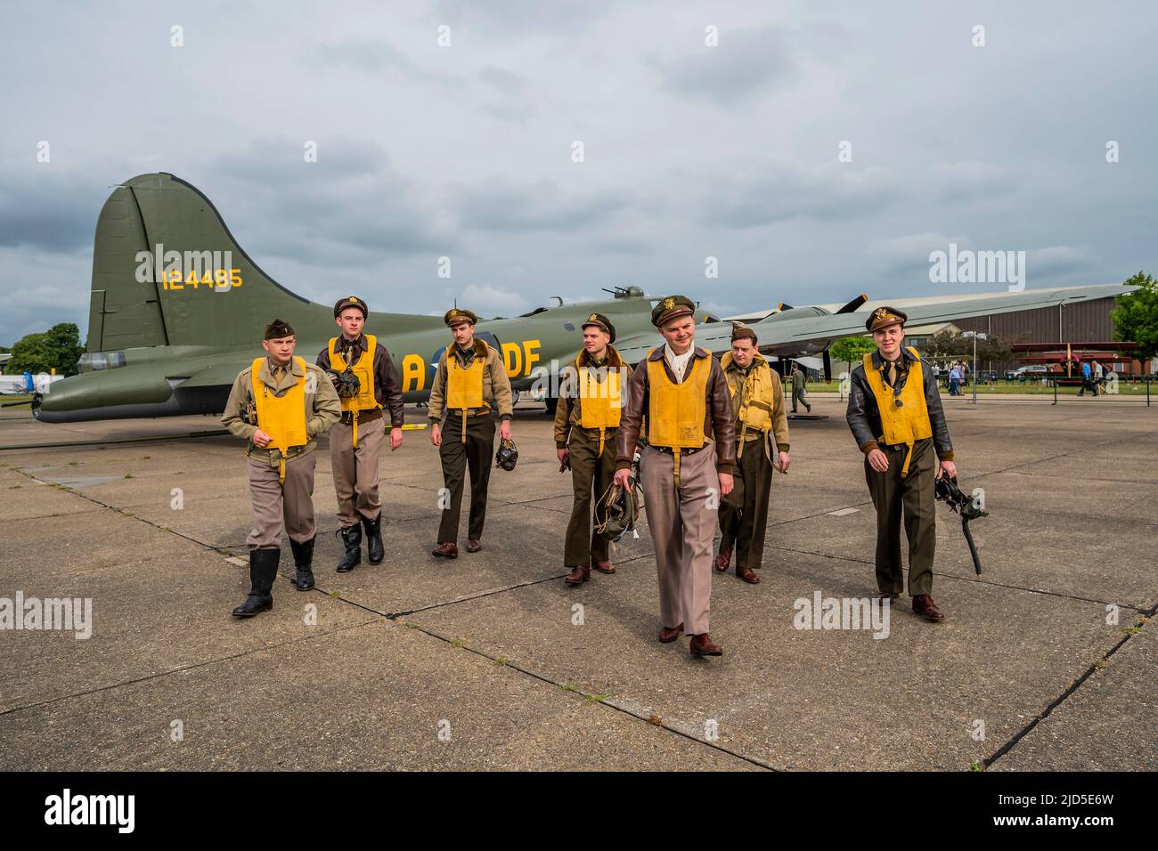 London, UK. 18th June, 2022. Spirit of Britain re-enactors dressed as ...