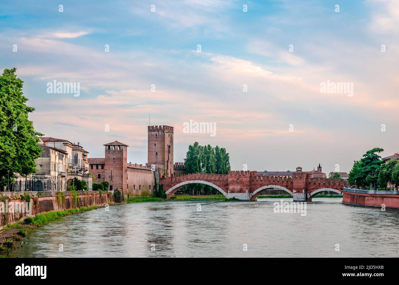 Museo di Castelvecchio and Castel Vecchio Bridge (or Scaliger Bridge), a medieval fortified bridge that spans river Adige in Verona, Veneto, Italy. Stock Photo