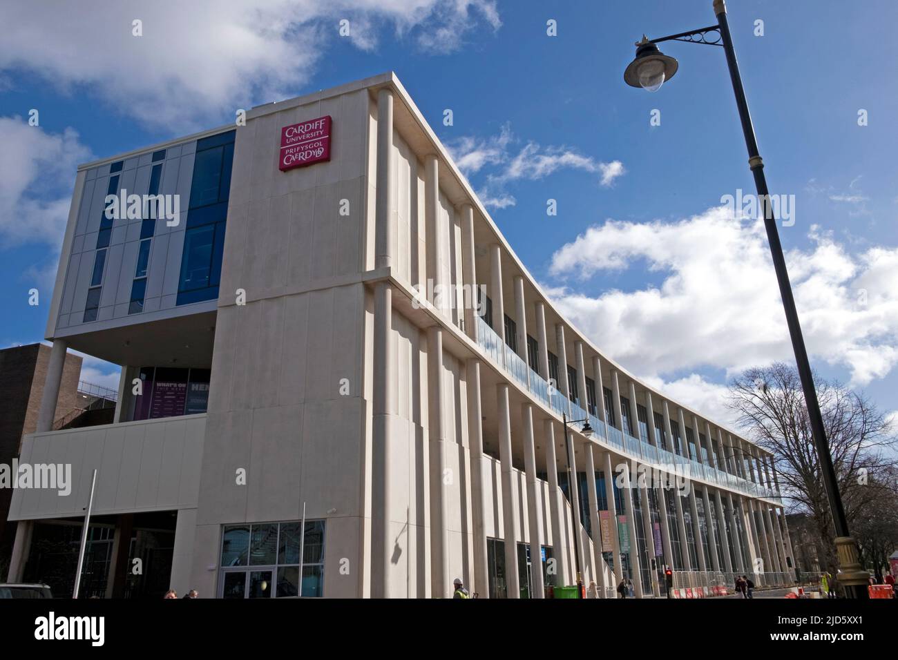 Exterior view of new Centre for Student Life building at Cardiff University Wales UK   KATHY DEWITT Stock Photo