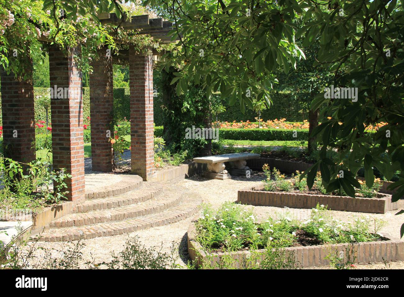 60+ Arcen Garten, Den schlossgarten und das thermaalbad) und ist teil