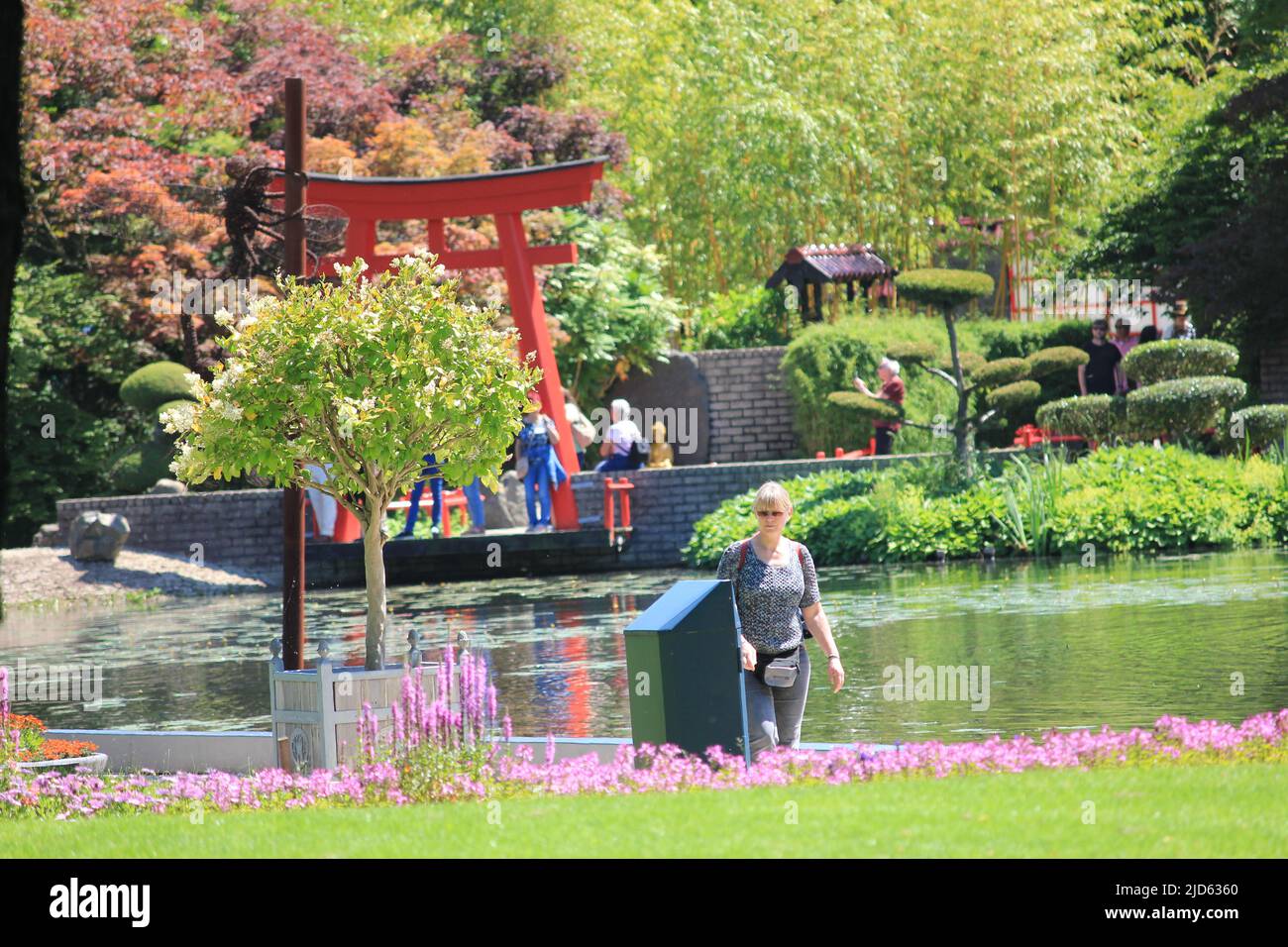 Arcen castle garden hires stock photography and images Alamy