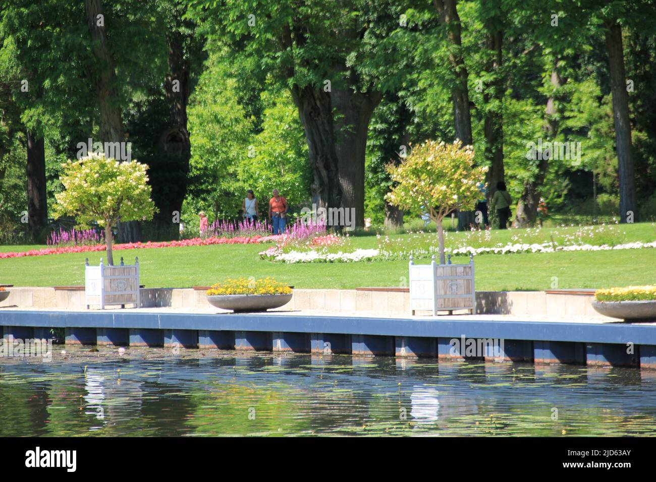 Arcen castle garden hires stock photography and images Alamy